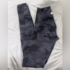 black camo lulu leggings, size 0 28 in